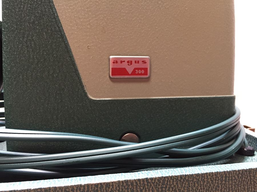 Vintage Argus 300 Slide Projector With Carrying Case [Photo 10]