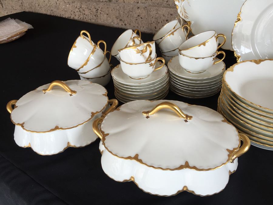 Gold hotsell rimmed china