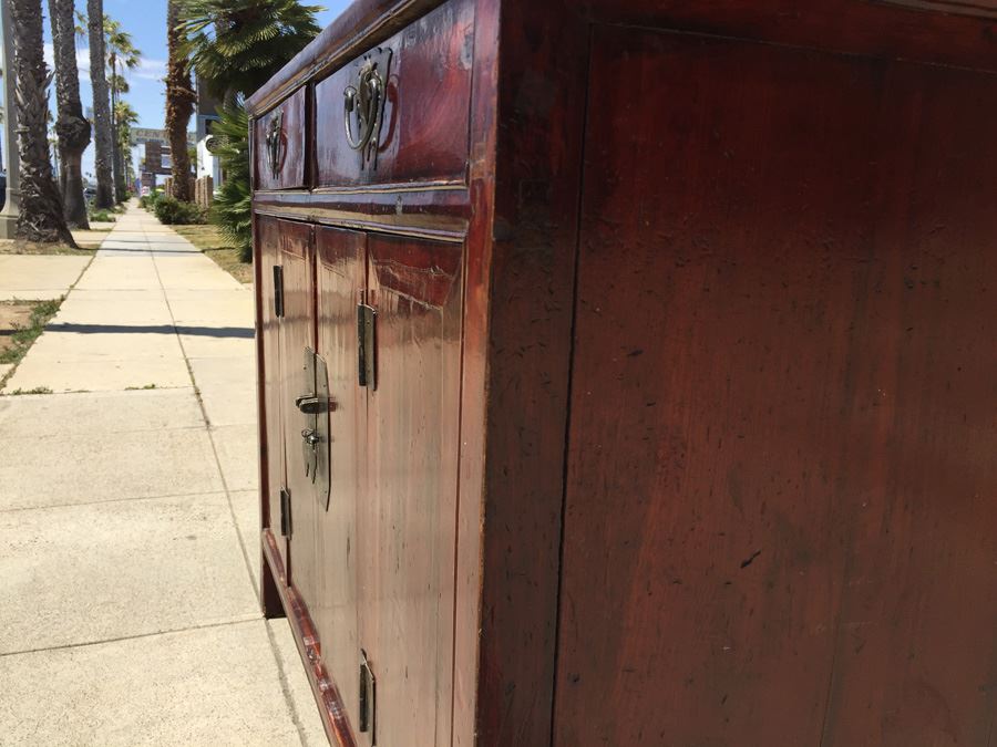 Stunning Antique Chinese Cabinet [Photo 3]