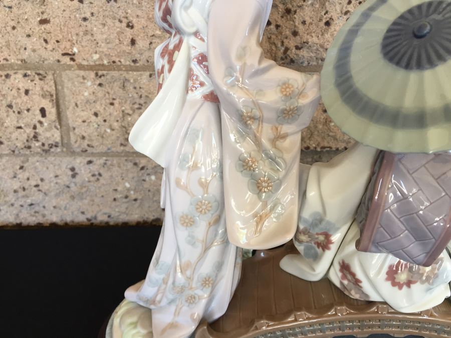Large Lladro Springtime In Japan 1445 On Stand Retails For $2,550 [Photo 19]