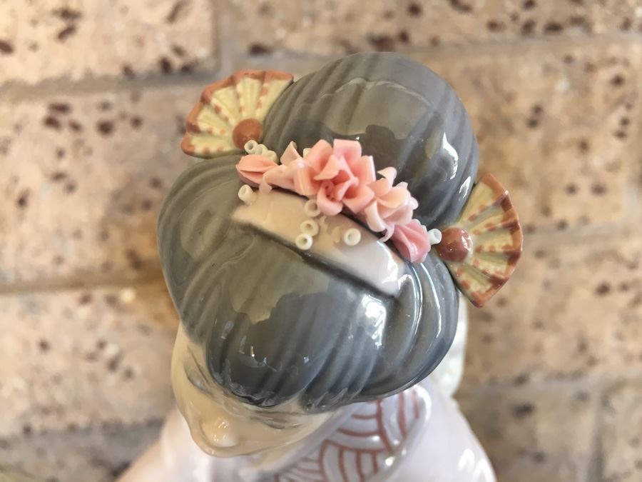 Large Lladro Springtime In Japan 1445 On Stand Retails For $2,550 [Photo 7]