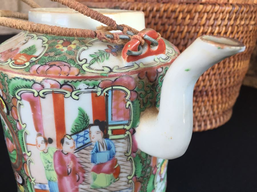 Antique Japanese Basket With Teapot [Photo 22]