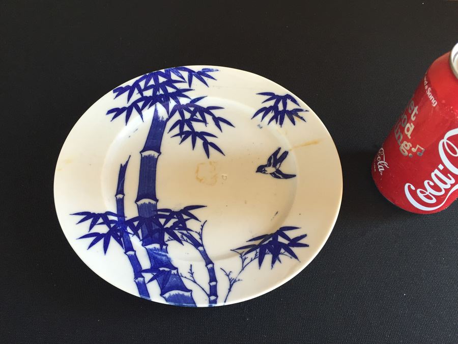 Japanese Blue And White Plate [Photo 1]