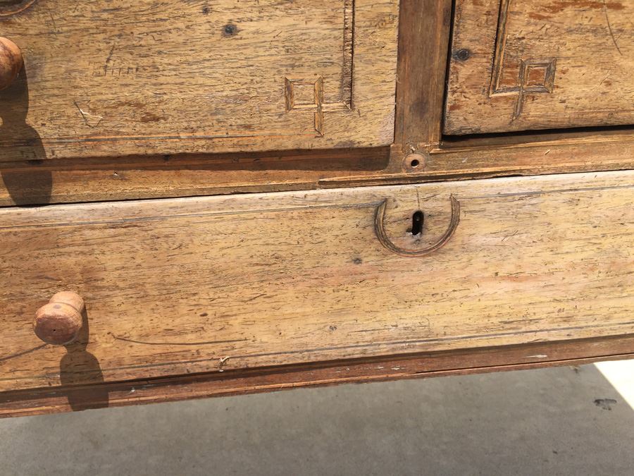 Old Distressed Asian Temple Cabinet [Photo 10]