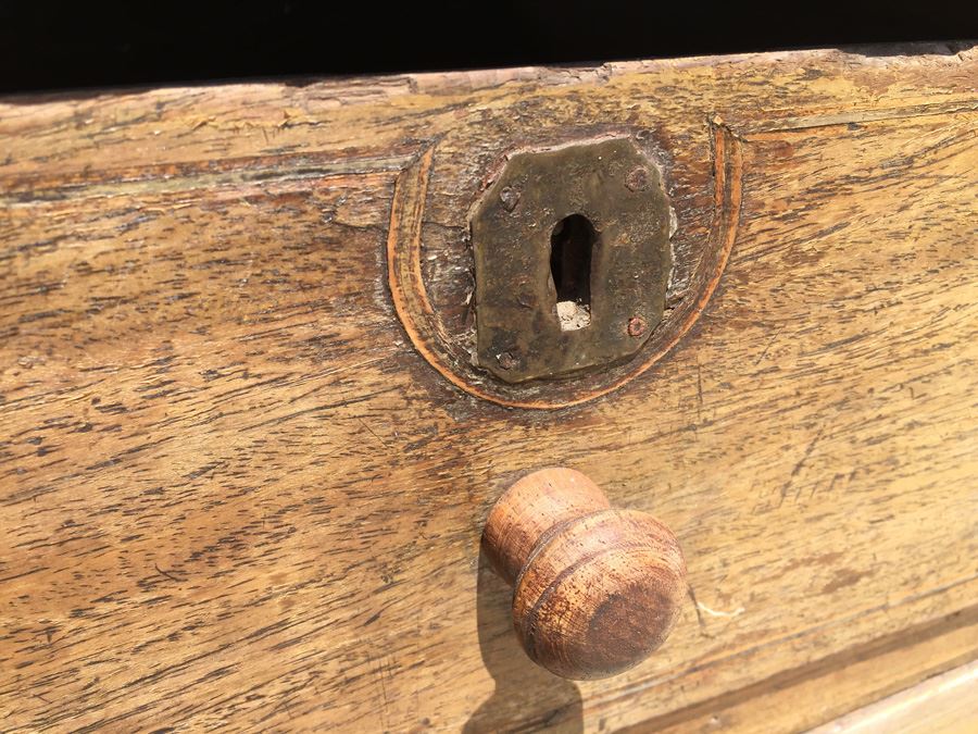 Old Distressed Asian Temple Cabinet [Photo 8]