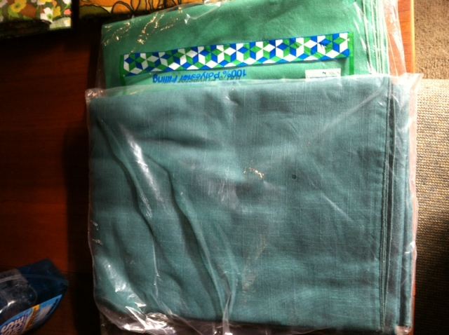 Huge Tablecloth Lot [Photo 5]