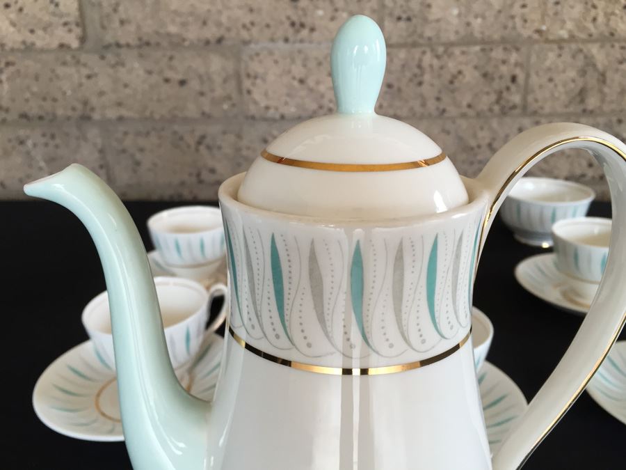 Mid-Century China Set Caprice By Queen Anne Bone China England [Photo 10]