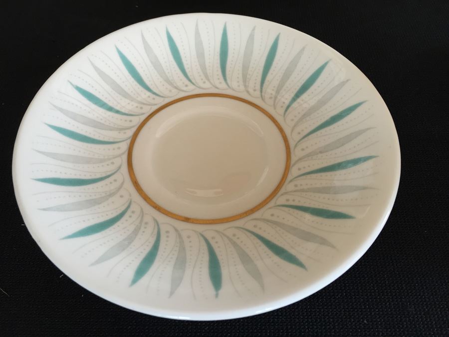 Mid-Century China Set Caprice By Queen Anne Bone China England [Photo 5]