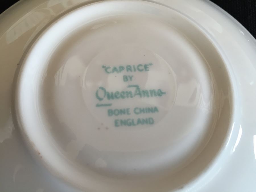 Mid-Century China Set Caprice By Queen Anne Bone China England [Photo 9]