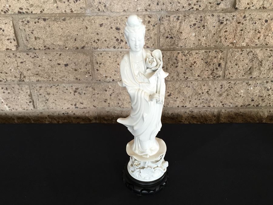 A Chinese Blanc De Chine Figure Of Guanyin [Photo 4]