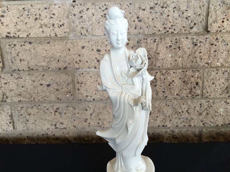A Chinese Blanc De Chine Figure Of Guanyin [Photo 6]