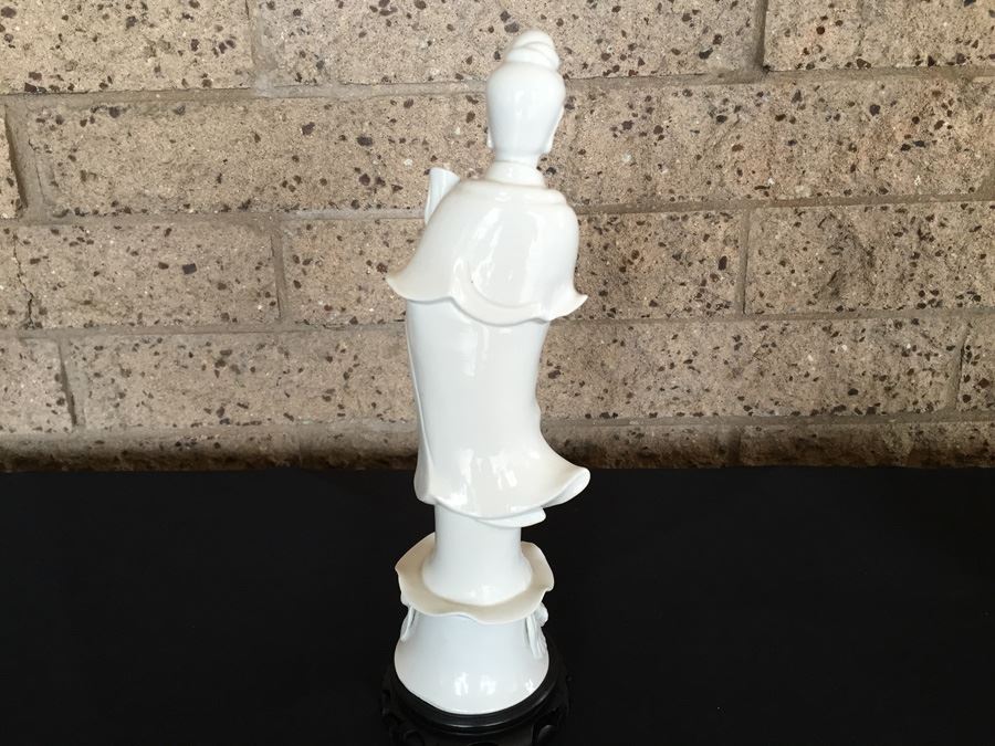 A Chinese Blanc De Chine Figure Of Guanyin [Photo 3]