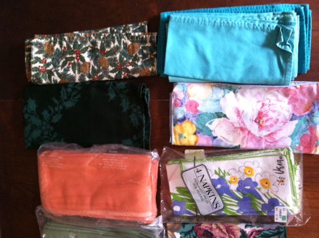 Placemat and Napkin Lot [Photo 9]