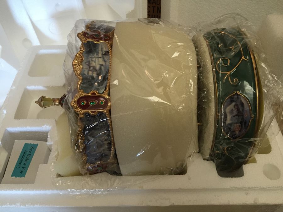 Ardleigh Elliott Thomas Kinkade Victorian Christmas Illuminated Musical Carousel Playing I'll Be Home For Christmas New In Box [Photo 2]