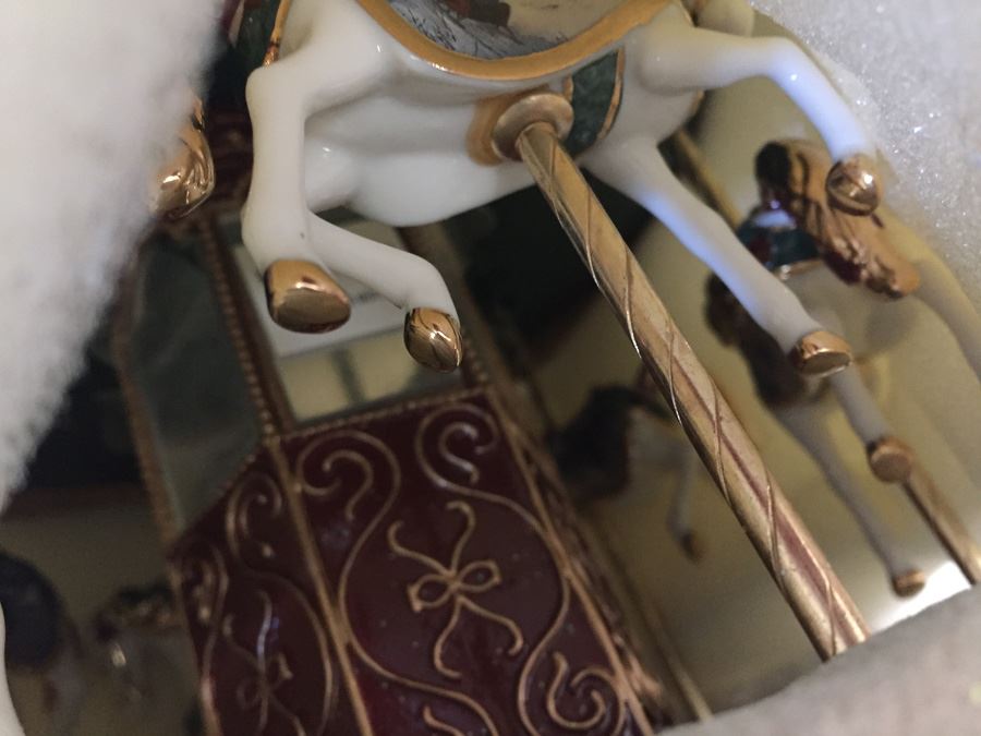 Ardleigh Elliott Thomas Kinkade Victorian Christmas Illuminated Musical Carousel Playing I'll Be Home For Christmas New In Box [Photo 10]