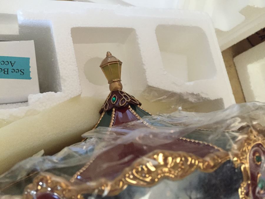 Ardleigh Elliott Thomas Kinkade Victorian Christmas Illuminated Musical Carousel Playing I'll Be Home For Christmas New In Box [Photo 3]