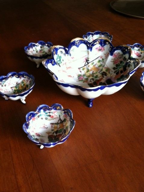 Set of 7 Footed Handpainted Character Scenes Japanese Bowls [Photo 4]