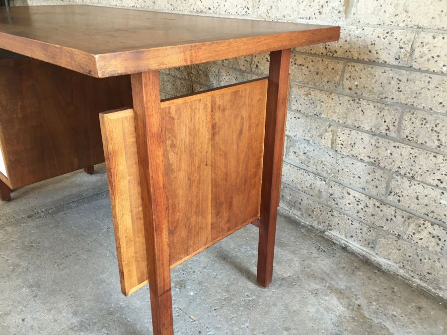 Custom Mid-Century Modern Floating Desk [Photo 6]