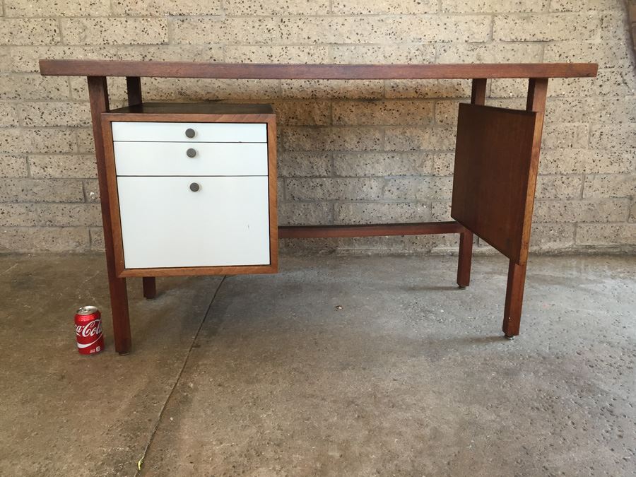 Custom Mid-Century Modern Floating Desk [Photo 4]