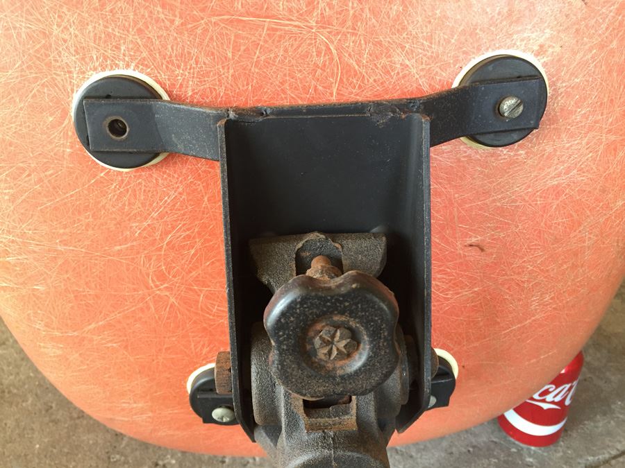 Mid-Century Modern Charles Eames Fiberglass Shell Chair with Wheels by Herman Miller [Photo 13]