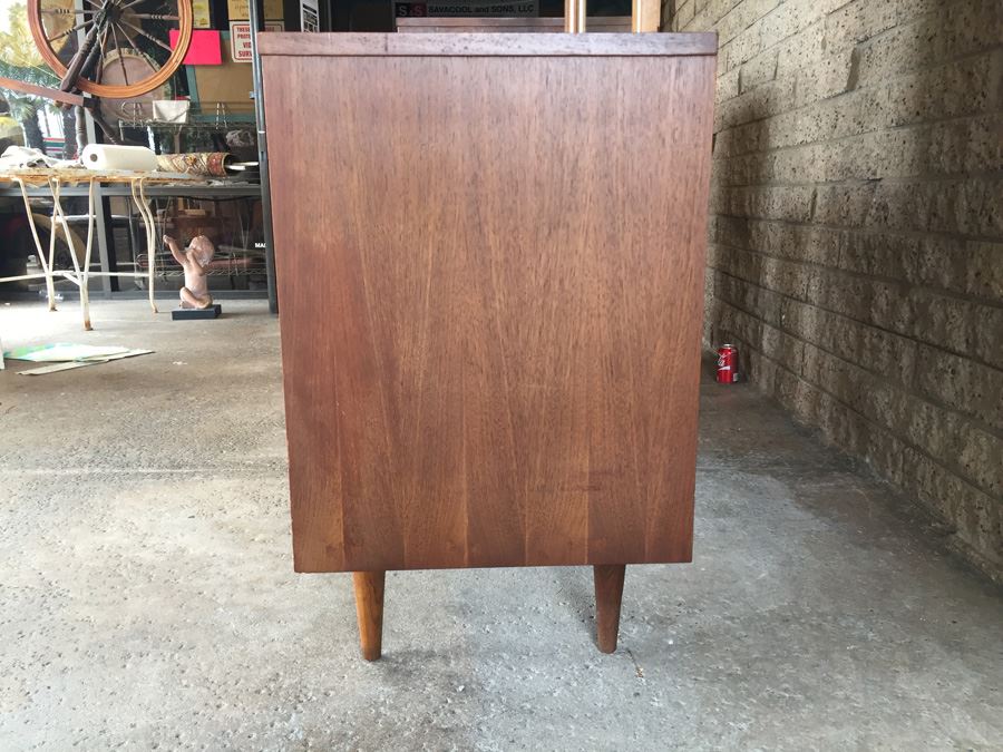 Stanley Mid-Century Modern Bedroom Set Of Two Chest Of Drawers With Mirror [Photo 6]