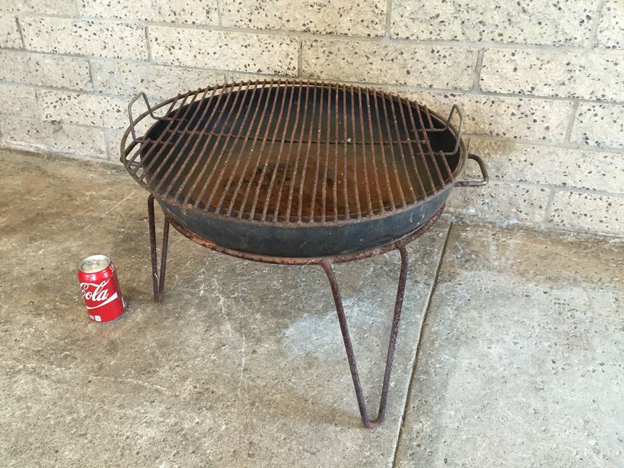 Modified Mid-Century BBQ Grill [Photo 4]