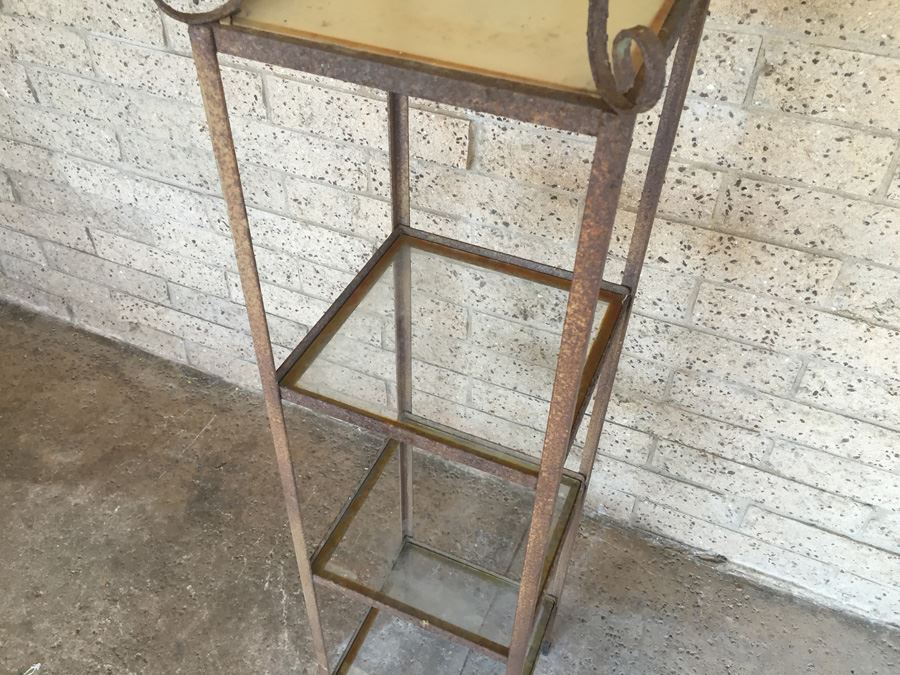 Rusty Metal Etagere [Photo 7]