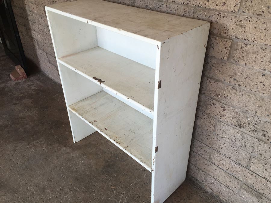 Small White Chabby Chic Bookshelf [Photo 3]