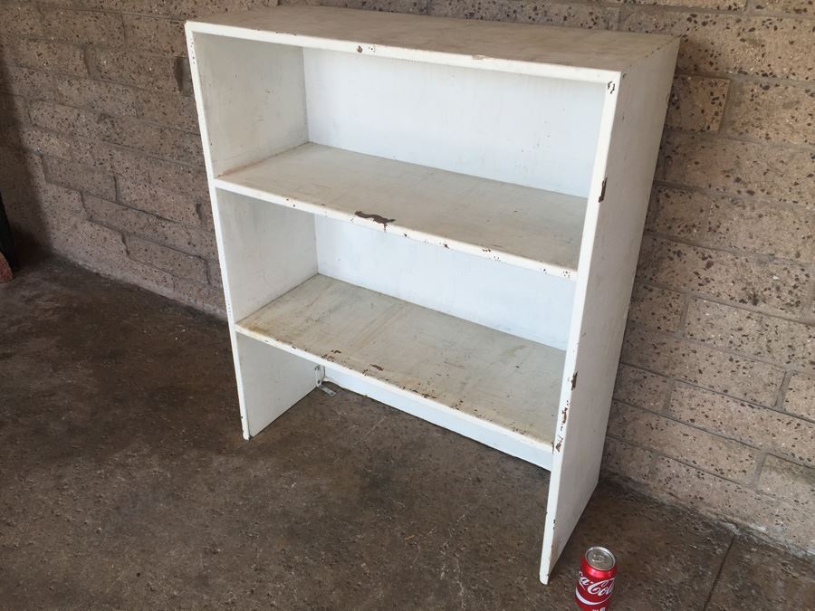 Small White Chabby Chic Bookshelf [Photo 2]