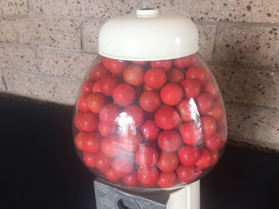 Vintage Gumball Machine [Photo 4]