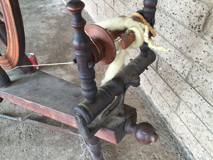 Antique Primitive Spinning Wheel 14 Spokes [Photo 2]