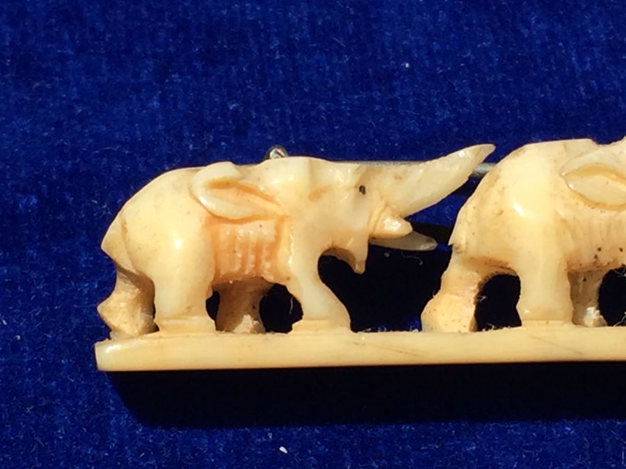 Carved Elephant Brooch [Photo 5]