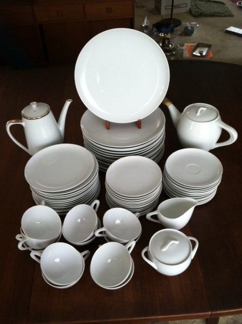Sango China Set - 6600 Japan [Photo 1]