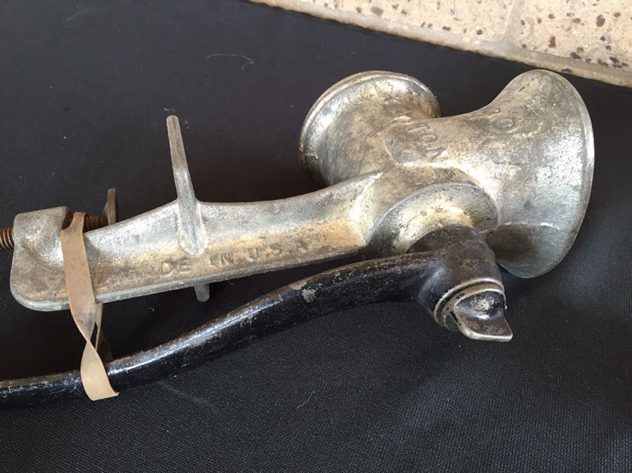 Vintage Keystone 30 Meat Grinder [Photo 3]