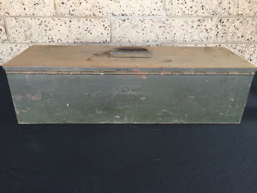 Vintage Metal Toolbox Filled With Tools, Saw & Level [Photo 10]