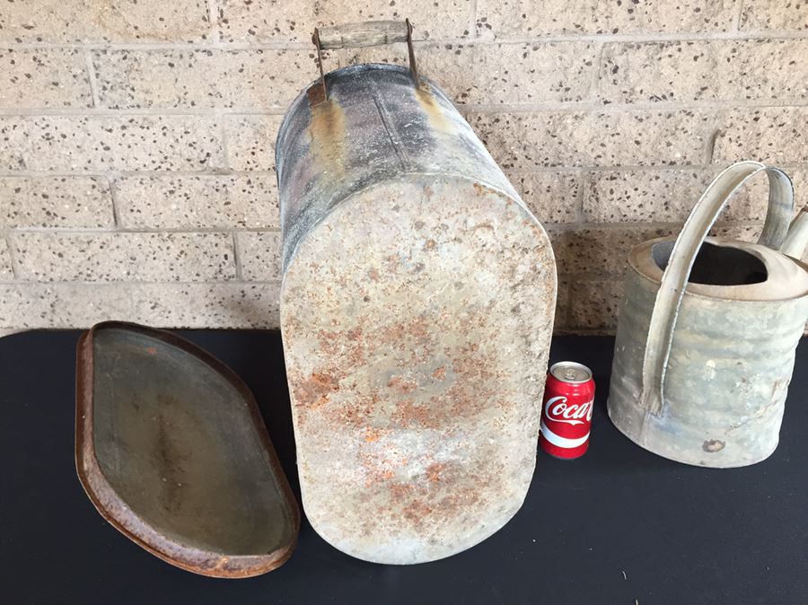 Vintage Galvanized Watering Can And Bucket With Lid [Photo 15]