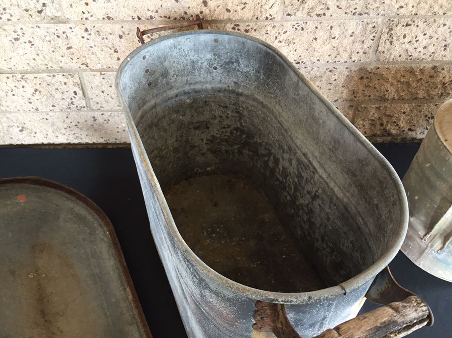 Vintage Galvanized Watering Can And Bucket With Lid [Photo 12]