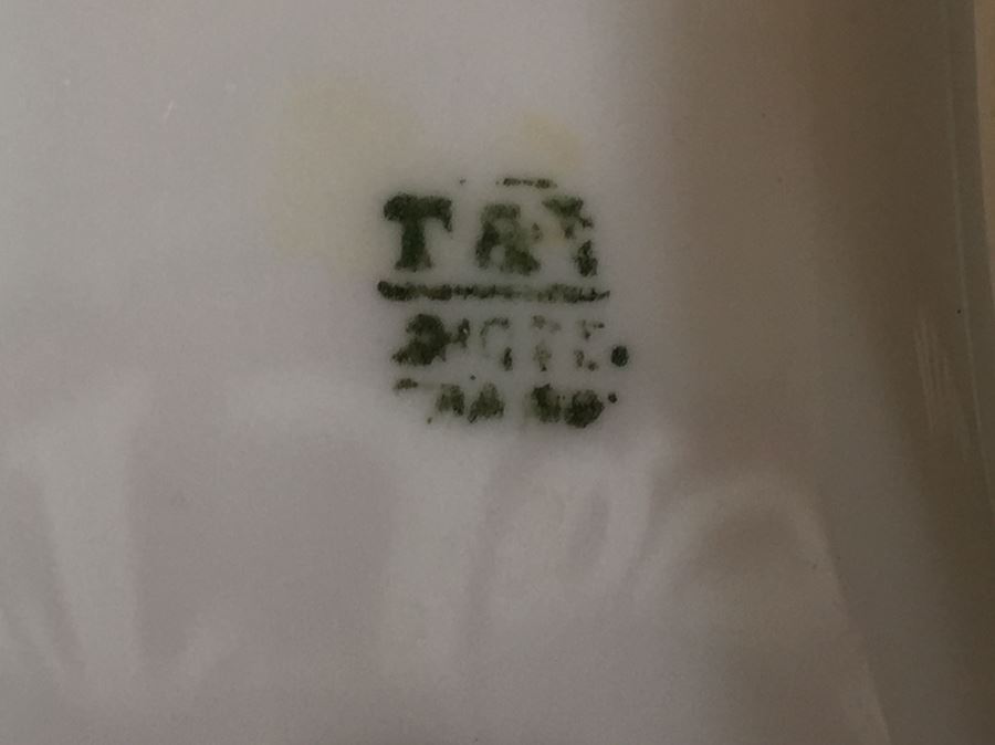 Vintage Hand Painted China Dish In Form Of A Leaf [Photo 3]