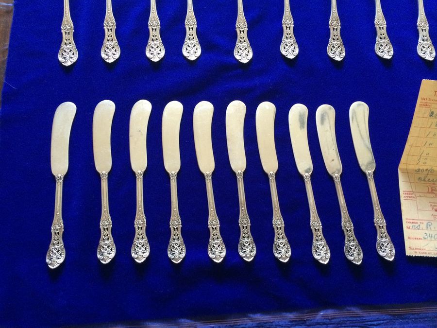 Vintage 1937 International Sterling Silver Primrose Pattern Flatware - 116 PIECES [Photo 4]