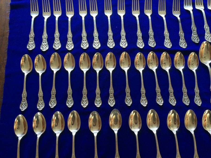 Vintage 1937 International Sterling Silver Primrose Pattern Flatware - 116 PIECES [Photo 8]