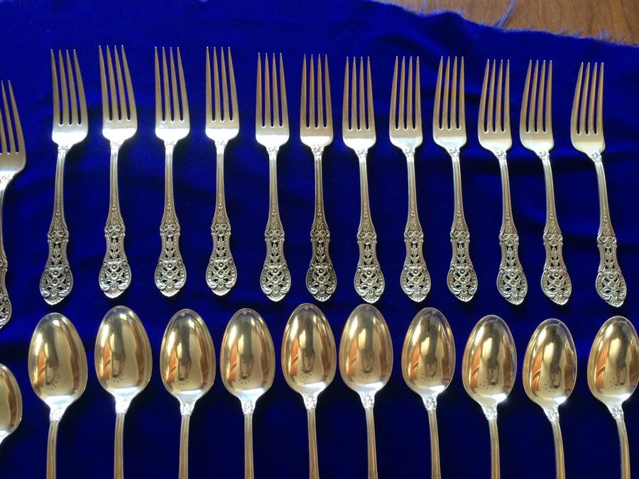 Vintage 1937 International Sterling Silver Primrose Pattern Flatware - 116 PIECES [Photo 10]