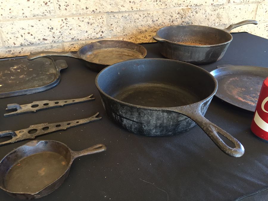 Various Cast Iron Skillets Including Wagner Ware Sidney [Photo 6]