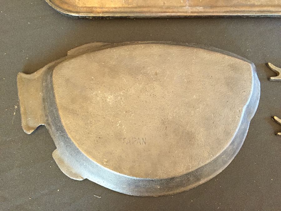 Various Cast Iron Skillets Including Wagner Ware Sidney [Photo 13]