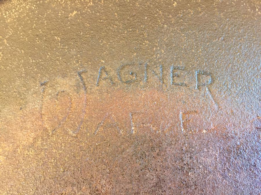 Various Cast Iron Skillets Including Wagner Ware Sidney [Photo 9]