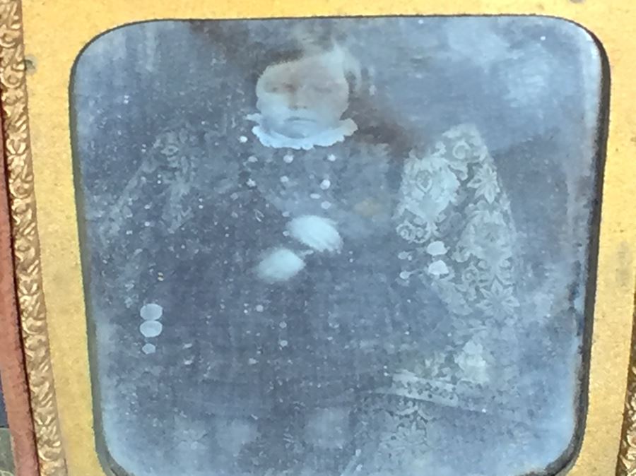 Old Daguerreotype Photo [Photo 9]