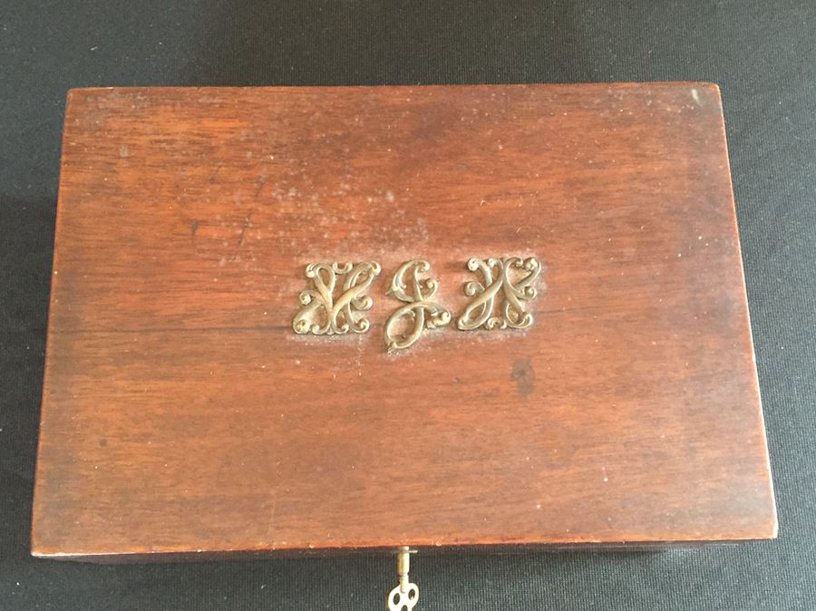 Old Wooden Box With Original Key [Photo 4]
