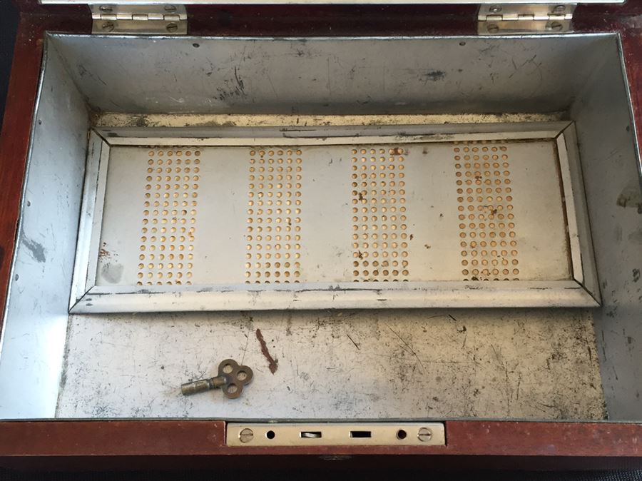 Old Wooden Box With Original Key [Photo 7]