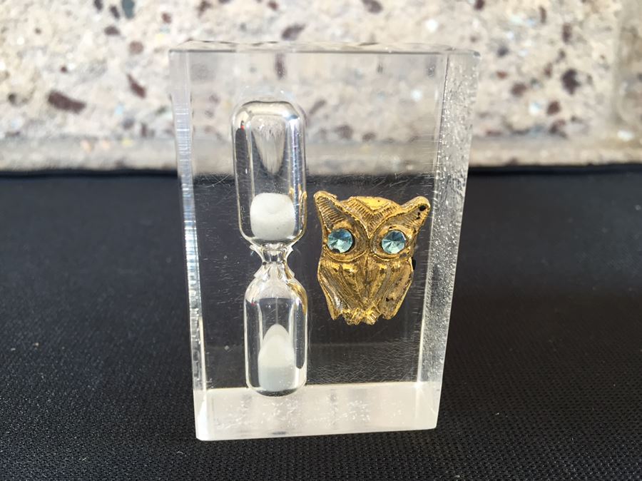 Vintage Lucite Hourglass With Owl [Photo 2]