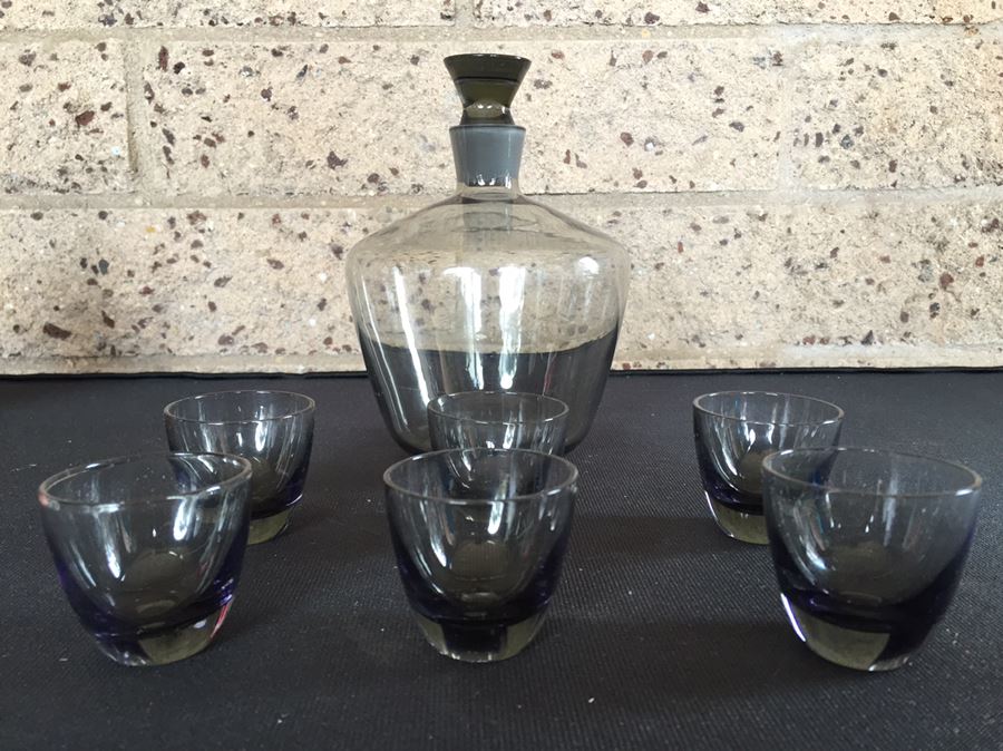 Vintage Mid-Century Smoked Glass Decanter And Cups [Photo 4]