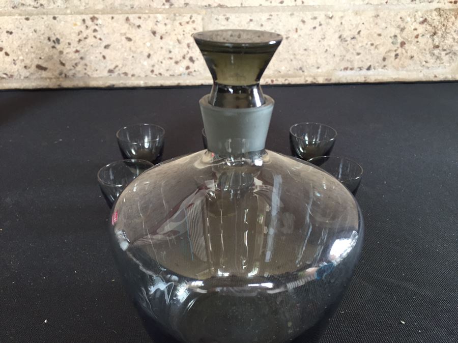 Vintage Mid-Century Smoked Glass Decanter And Cups [Photo 6]
